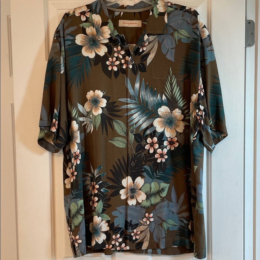 Tommy Bahama XL Floral Shirt